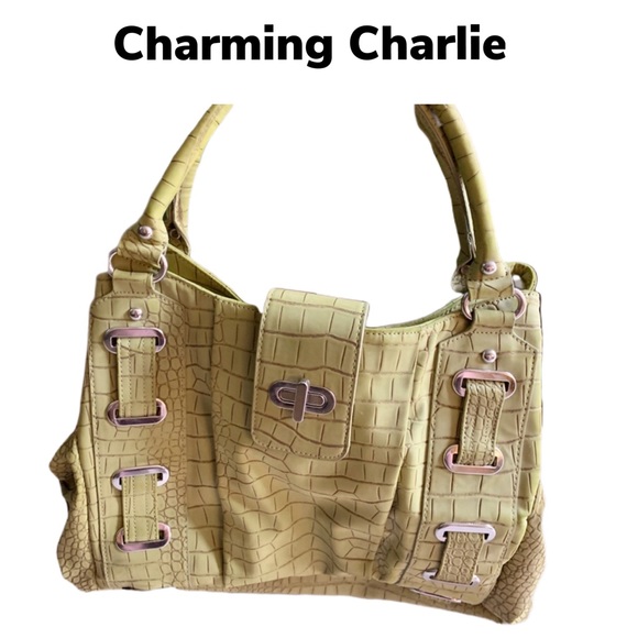 Charming Charlie Handbags - EUC💐🌸Charming Charlie’s Hand Bag